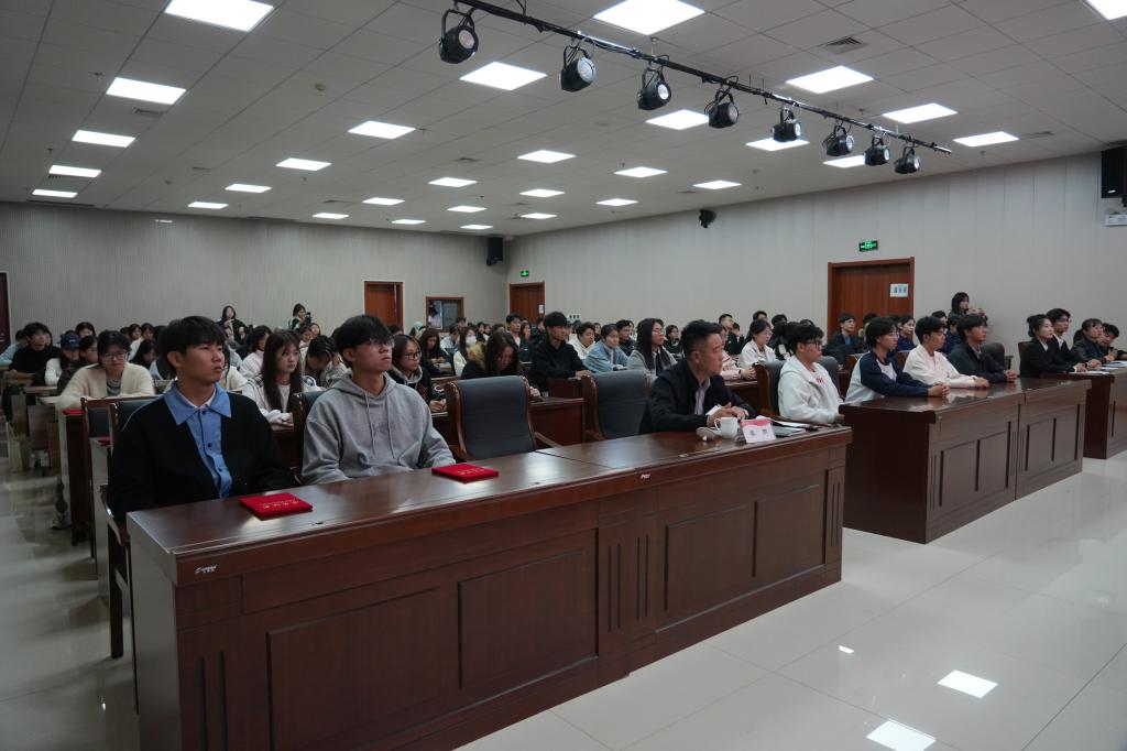 20251023第40期青马工程开班仪式 (25).JPG